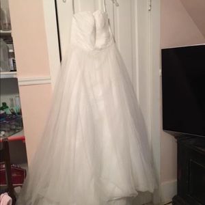 David’s Bridal Size 14 ivory Sweetheat tulle gown